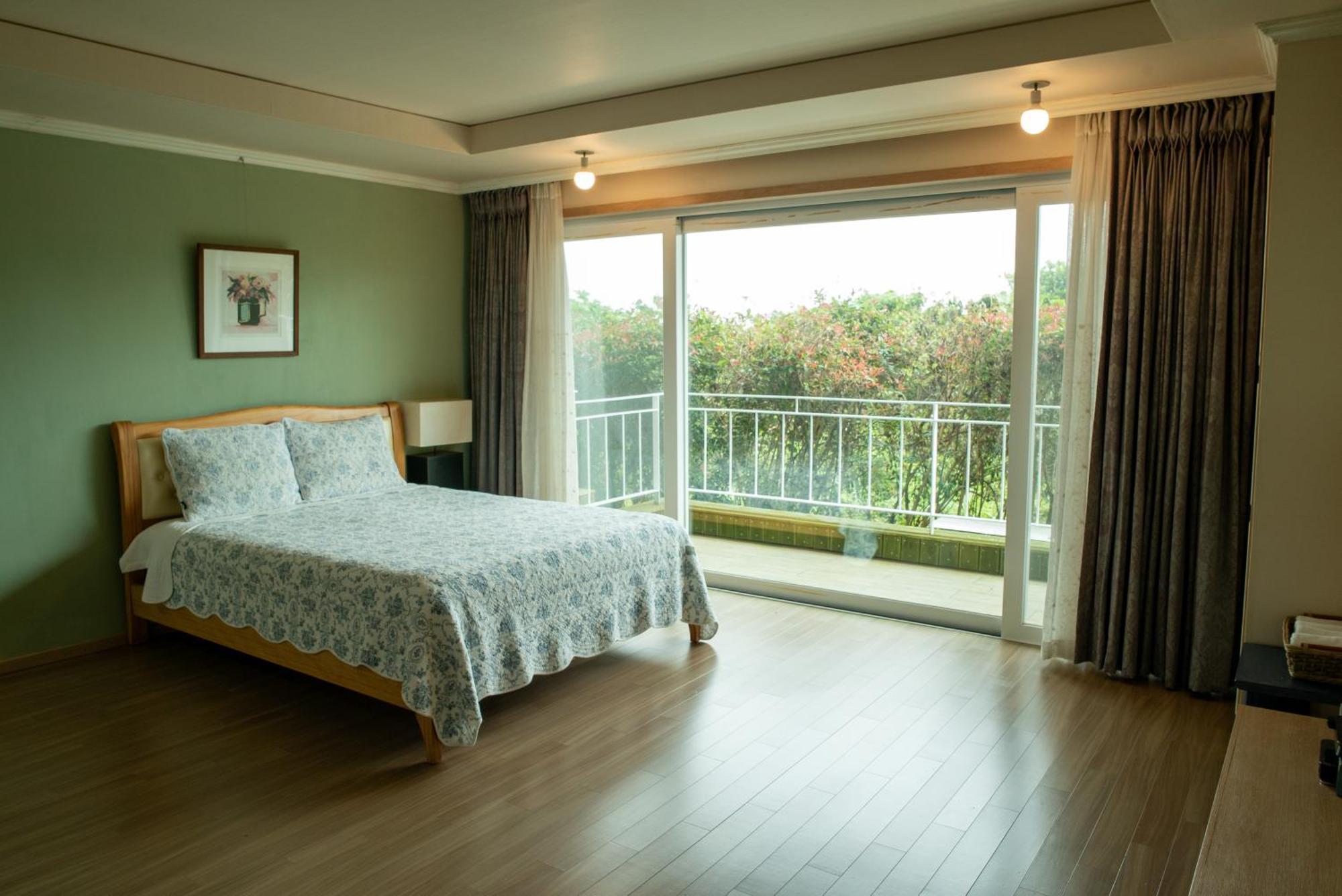 Green Narae Pension Сеогвипо Екстериор снимка