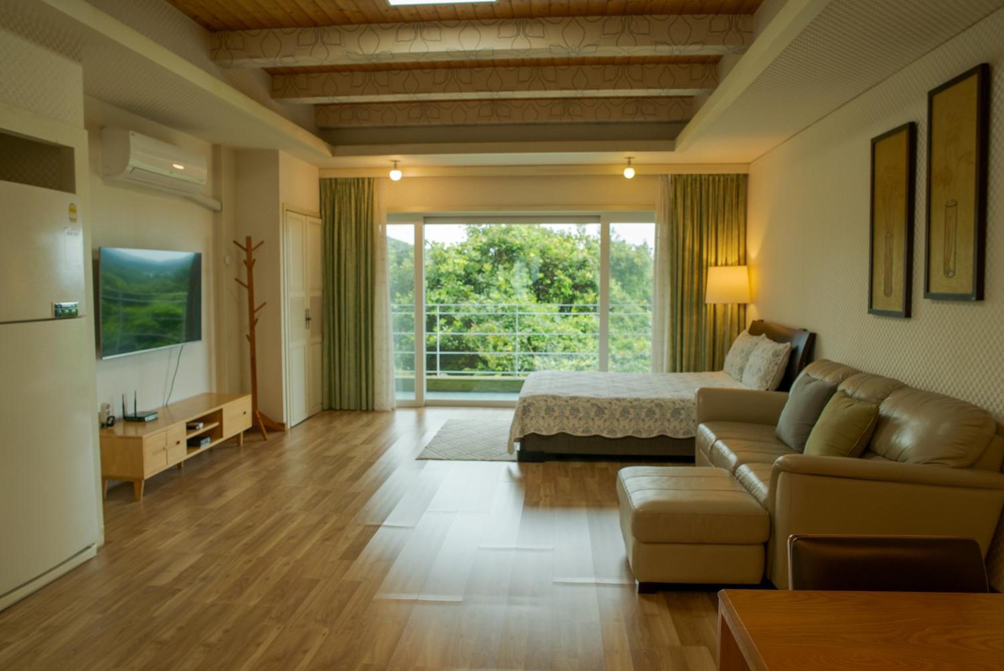 Green Narae Pension Сеогвипо Екстериор снимка